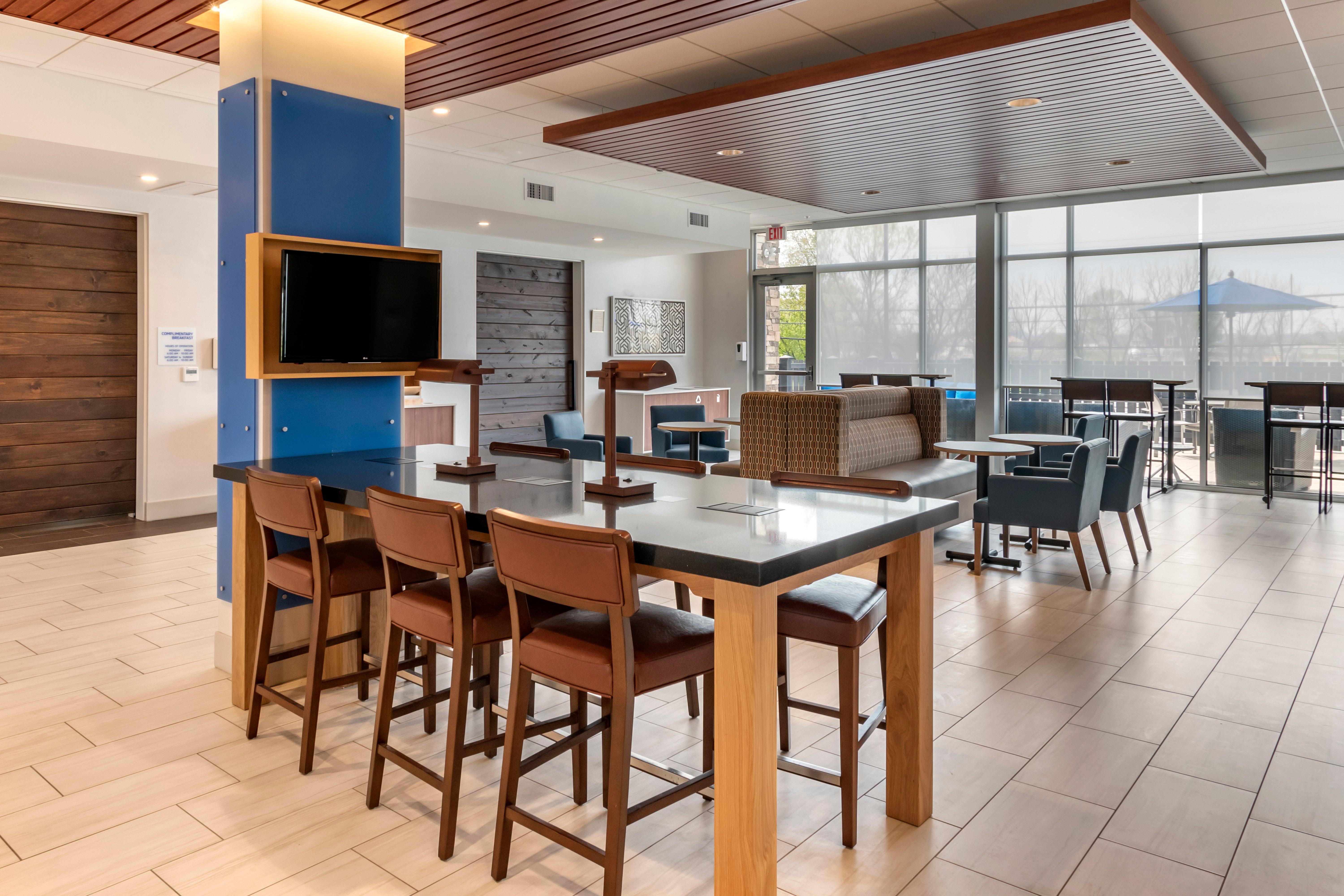 Holiday Inn Express & Suites - Lancaster - Mount Joy By Ihg Exterior photo